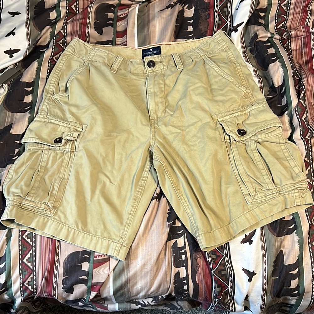 American Eagle Cargo Short with side pockets